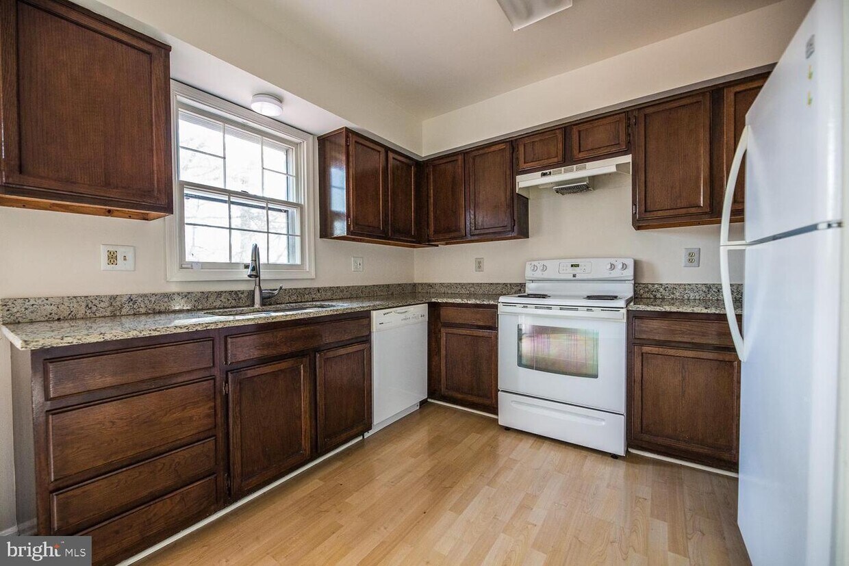 Foto principal - 10628 Tuppence Ct