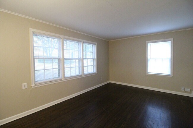 Foto del edificio - April FREE On This 1 Bedroom 1 Bath Duplex in Navy Hill Area in Olathe