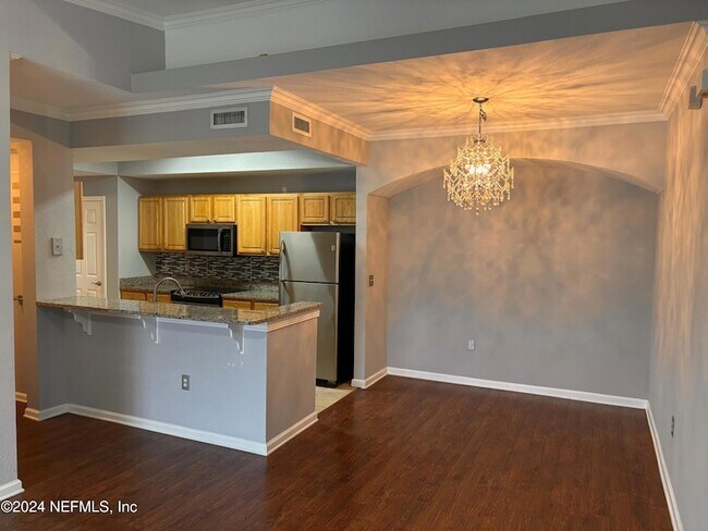 Foto del edificio - 10075 Gate Pkwy N