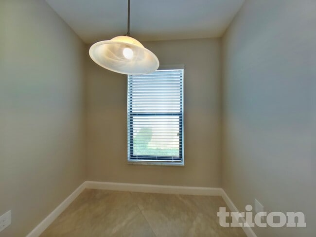 Building Photo - 13185 Green Violet Dr