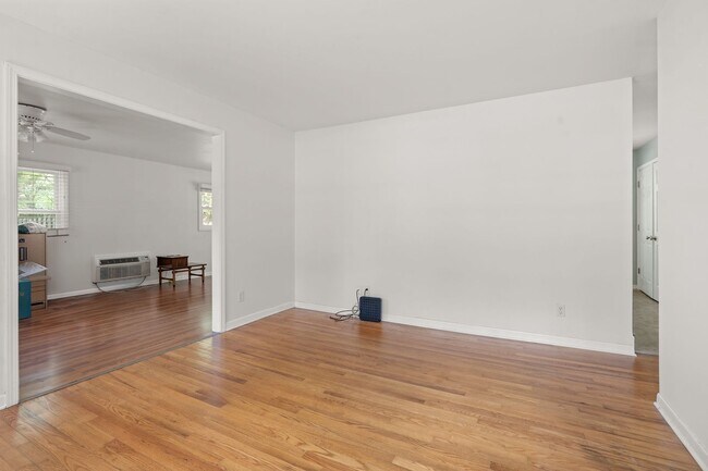 Foto del edificio - Ranch Three Bedrooms with Fenced in Yard - Move in Ready!