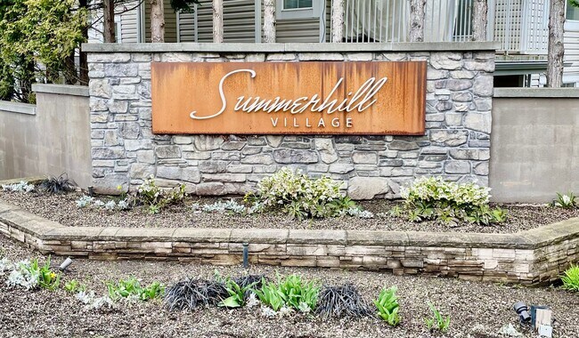 Building Photo - 2 Bed / 1 bath townhome at Summerhill Vill...