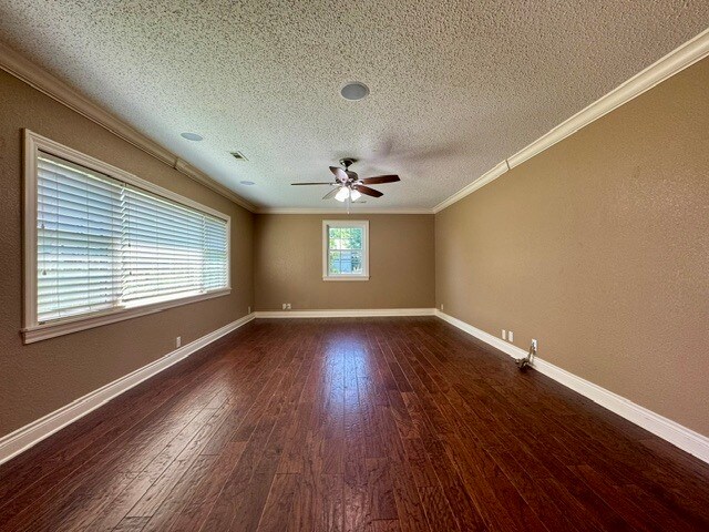 Building Photo - 3810 N Rainbow Farm Rd