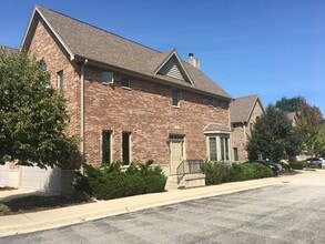 Building Photo - 1522 Stonegate Manor