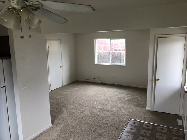 Building Photo - Bedrooms 1 Bathroom / Duplex in Commerce City