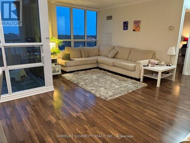 Photo du bâtiment - 335-335 Rathburn Rd W