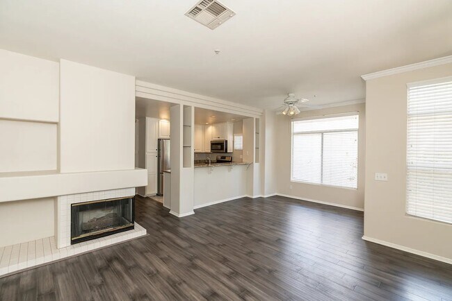 Foto del edificio - 12604 Carmel Country Rd