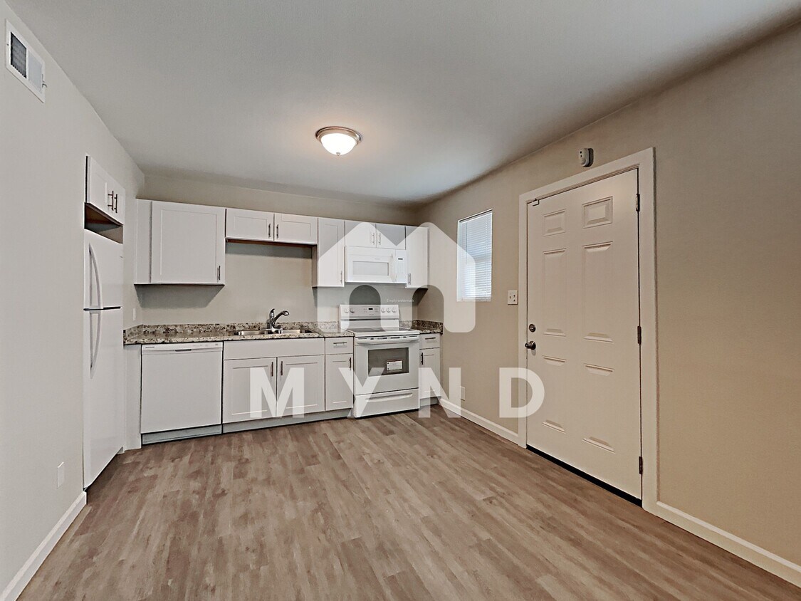 Primary Photo - 1538 W Peoria Ave Unit 1