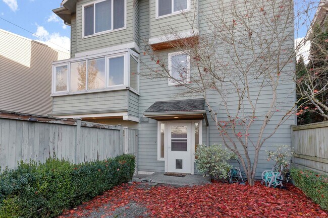 Foto del edificio - 3Bd/3Ba Seattle Townhome