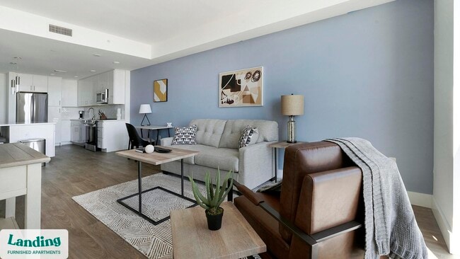 Building Photo - 1950 Mayfair St