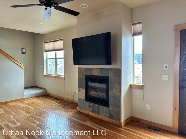 Building Photo - 3 br, 2.5 bath House - 418 Enterprise Blvd...