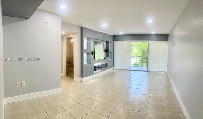 Building Photo - 4255 N University Dr