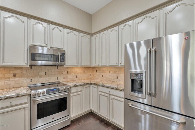 Foto del edificio - 11000 N 77th Pl