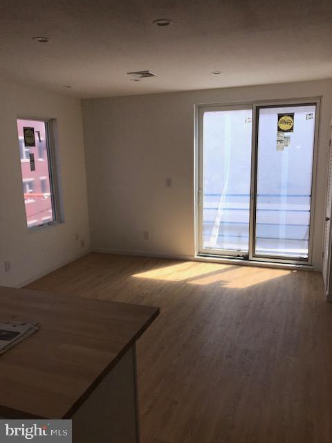 Foto del edificio - 549 N 12th St