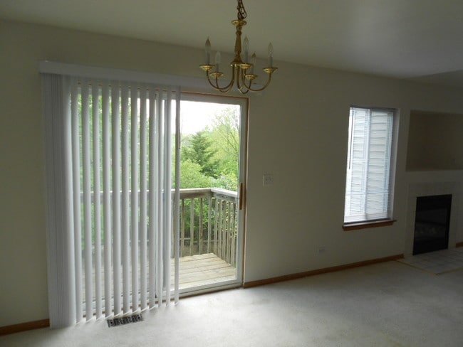 Building Photo - 823 Park Bluff Cir