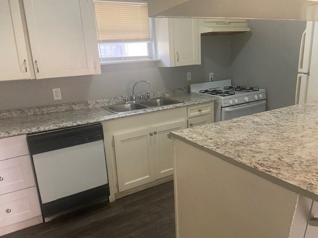 Building Photo - 3639 N Macgregor Way