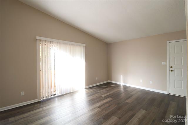 Foto del edificio - 1419 Riverwood Ct