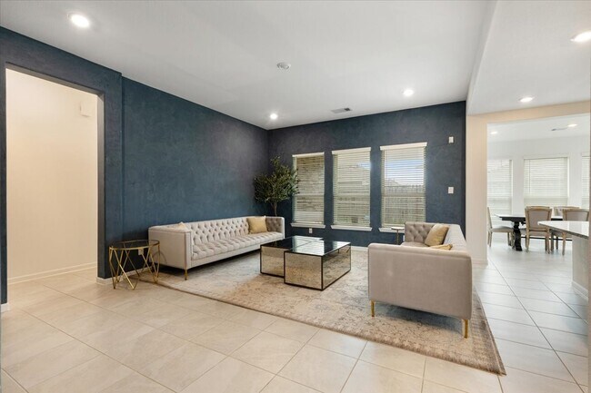 Foto del edificio - 4912 Overland Hollow Dr