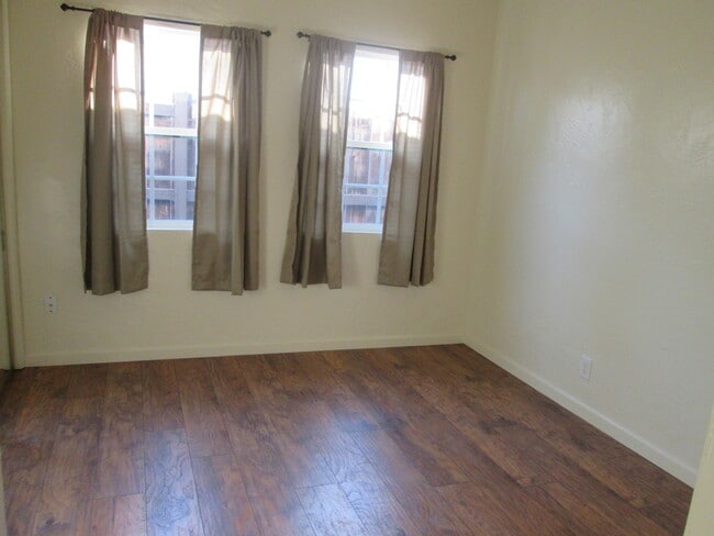 Building Photo - 1834-36 Chalcedony St