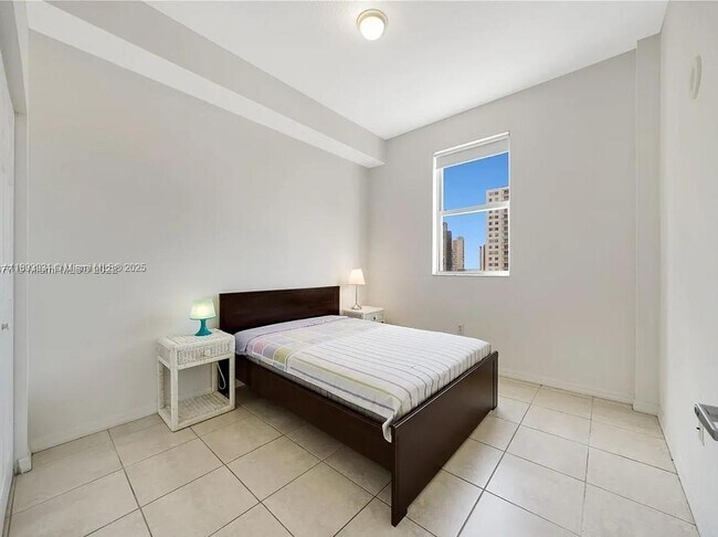 Foto del edificio - 115 SW 11th St