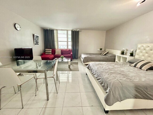 Foto del edificio - 100 Lincoln Rd