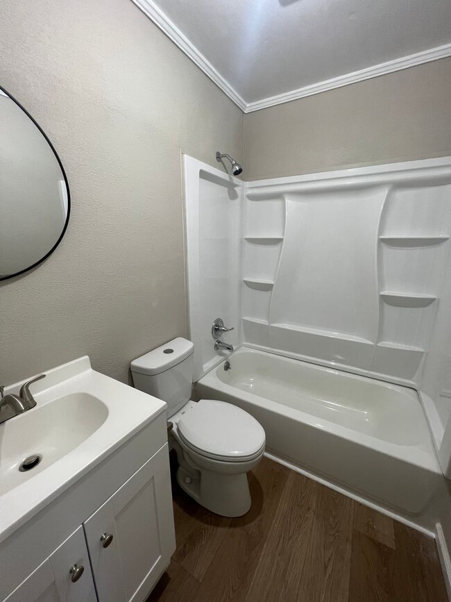 Building Photo - Beautifully Renovated Tiny Home in Martin!