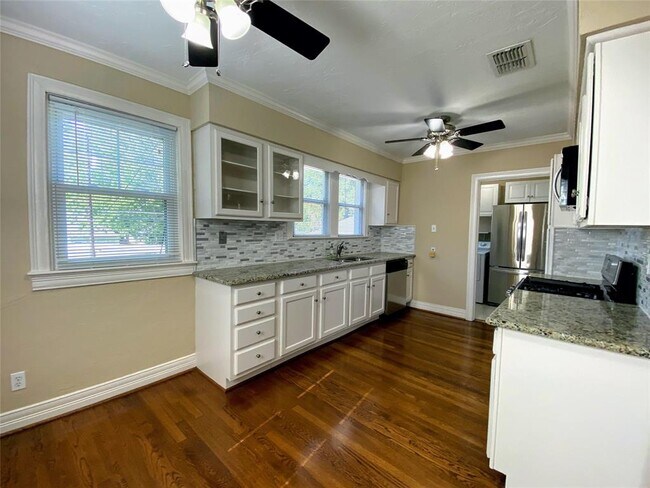 Building Photo - 4105 Wycliff Ave