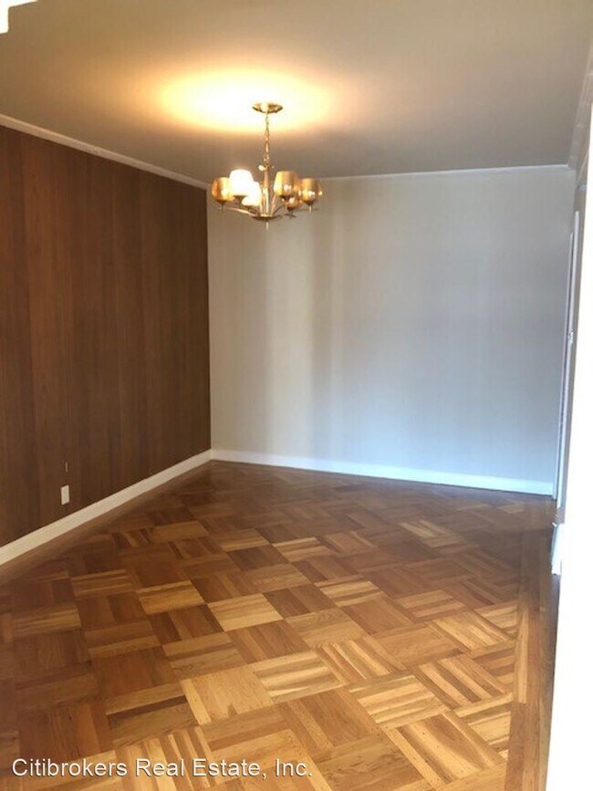 Building Photo - 2 br, 1 bath House - 1930 Alemany Blvd.