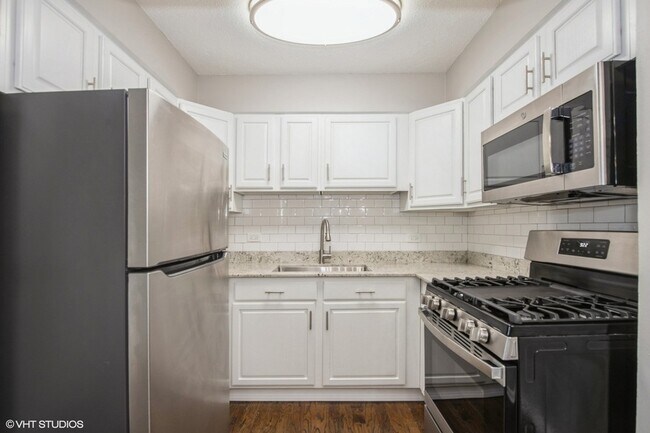 Foto del edificio - 7234 W North Ave