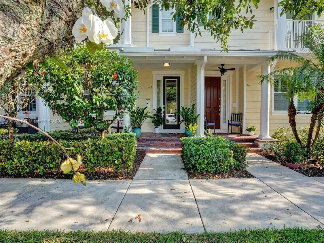 Primary Photo - 1144 S Community Dr