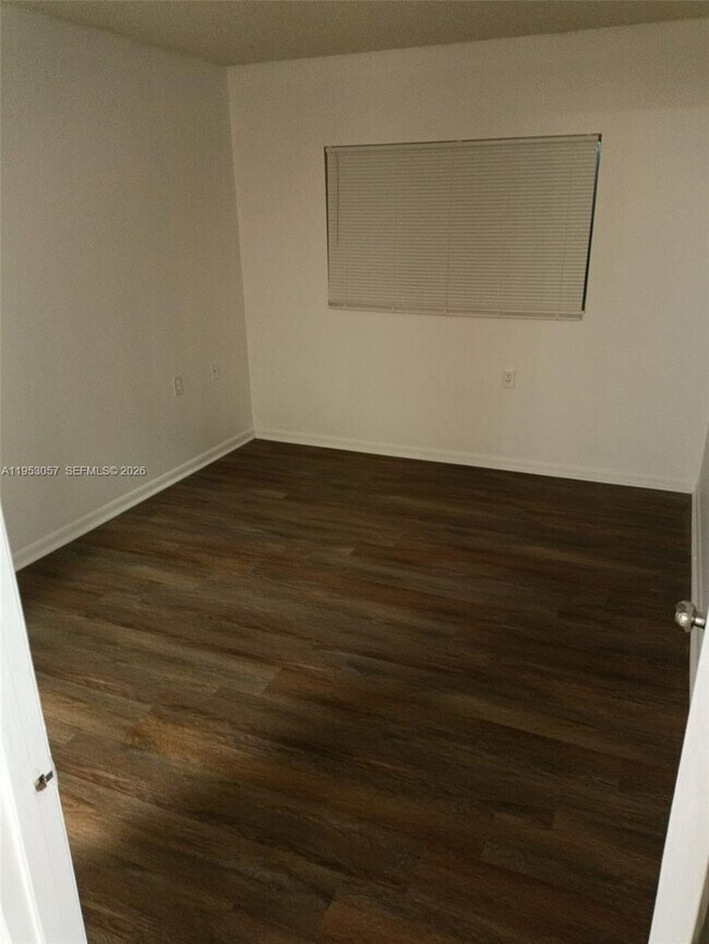 Foto del edificio - 1141 Lake Victoria Dr