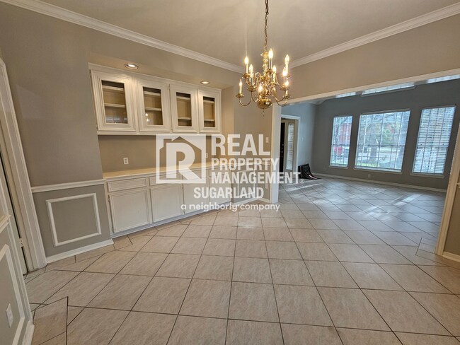 Photo - Elegant Living & Modern Comfort in Lexington Creek House