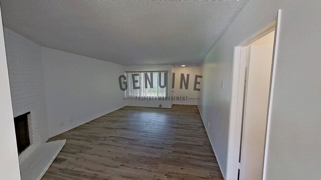Foto del edificio - 1107 W Memory Ln