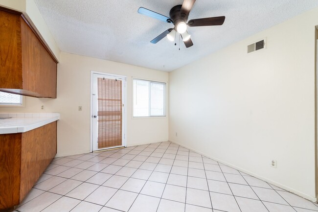 Building Photo - Single-Story 3 Bedroom Home with Pool in Camarillo