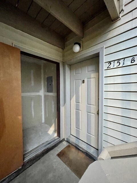 Building Photo - 2151 Crow Hill Dr