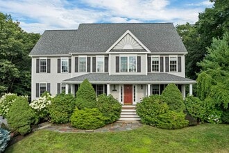 8 Hemlock Ln