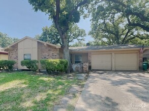 Building Photo - 3328 Woodthrush Ln