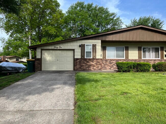 Building Photo - 41 Eastland Dr