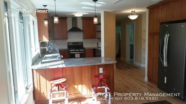 Building Photo - 213 Bay Rd