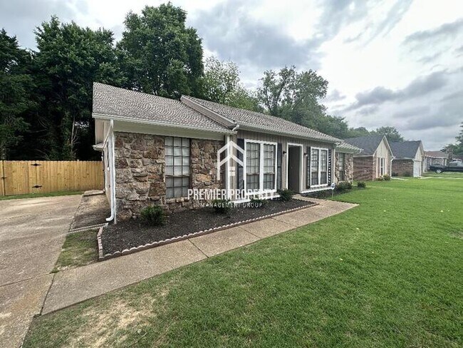 Foto del edificio - 6856 Starkenburg Ln