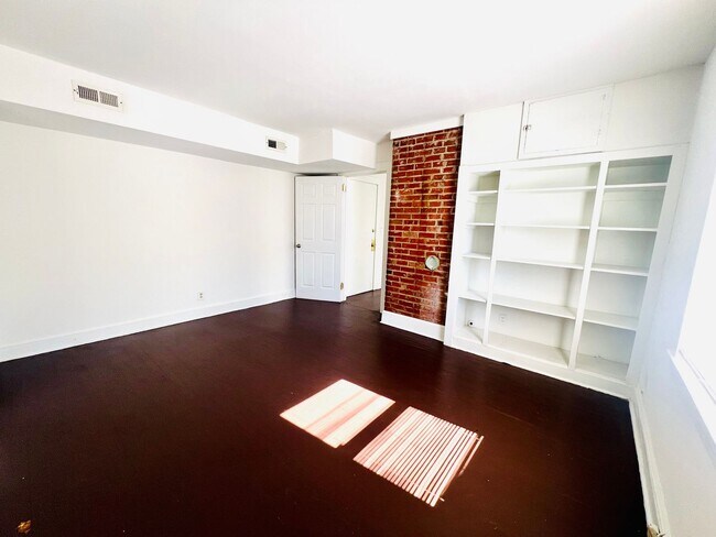 Foto del edificio - 317 West Blvd