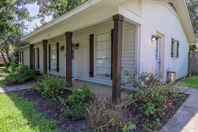 Foto del edificio - 3 Bedroom, 2 bathroom in Fairhope Availabl...