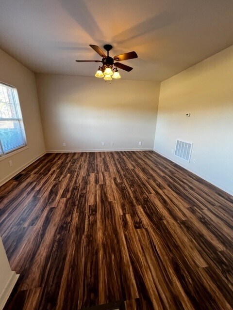 Sala de estar - 275 Dale Ln