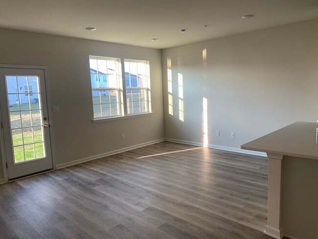 Building Photo - PARKLAND SCHOOLS- NEW CONSTRUCTION 3 BDRM ...