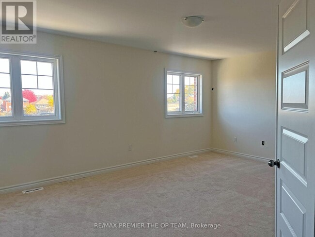 Building Photo - 103 Robin Trail