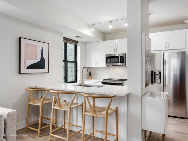 Foto del edificio - 451 W Huron St