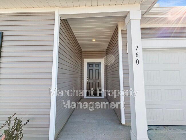 Foto del edificio - 760 Penfold Pt