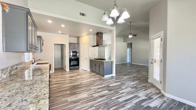 Building Photo - $2,250 Grantland & Barstow, 3 Bedroom Home...