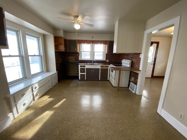 Building Photo - 2612 Leland Ave