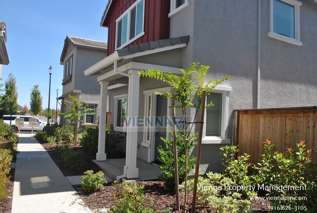 Building Photo - 3057 Pruett Dr